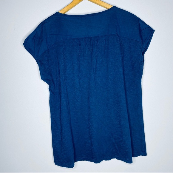 Naturals Reflections Short Sleeve Top - Picture 6 of 6